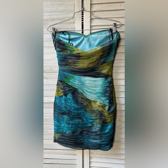 BCBGMaxAzria Strapless Winnie Watercolor Dress in Blue & Green. Size 6. - Picture 8 of 13